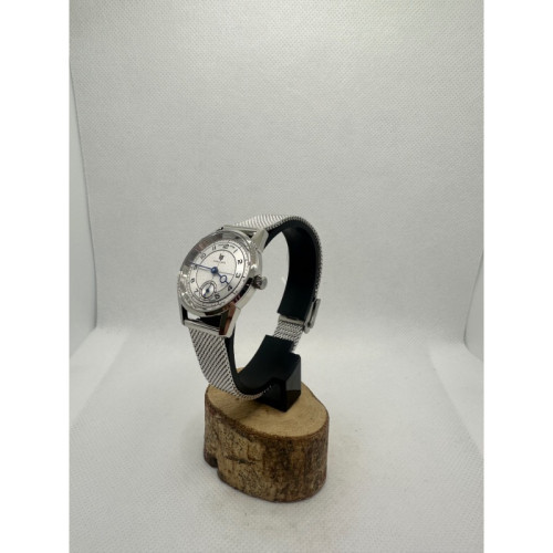 Montre Lip Pour Femme – Cadran Argenté Avec Chiffres Arabes, Bracelet Acier, Occasion Classique
